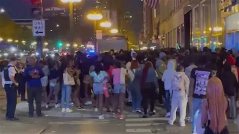 A rowdy mob of teenagers were turned away from Chicago&39;s Millennium Park on Saturday and erupted in violence that led to a massive clash. . Chicago looting 2023